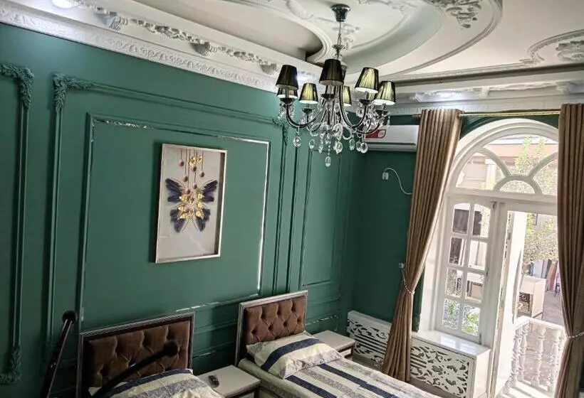 ペンション Abubakir Guests House
