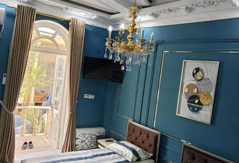 ペンション Abubakir Guests House