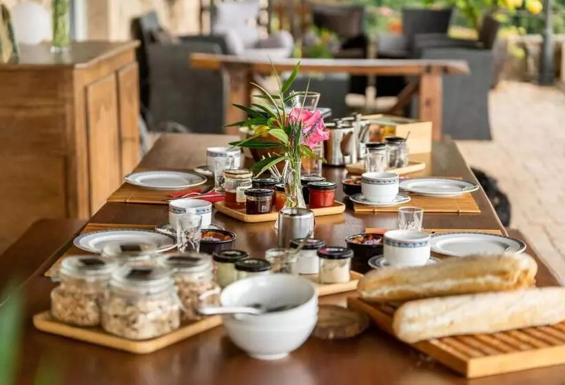 Majatalo Domaine De Chanteperdrix