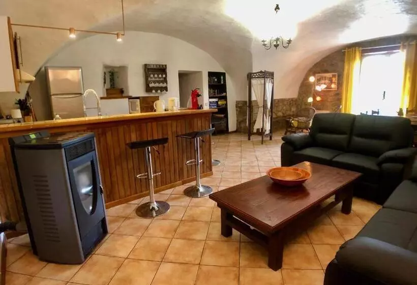 Majatalo Domaine De Chanteperdrix