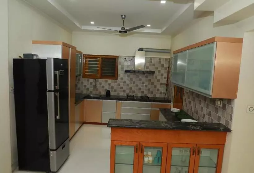 پانسیون Hill View Paradise   2bhk S & Rooms   A Golden Group Of Premium Home Stays   Tirupati