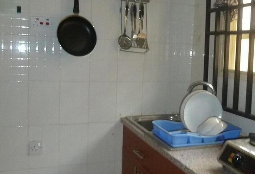 پانسیون Room In Lodge Vision Serviced Apartments