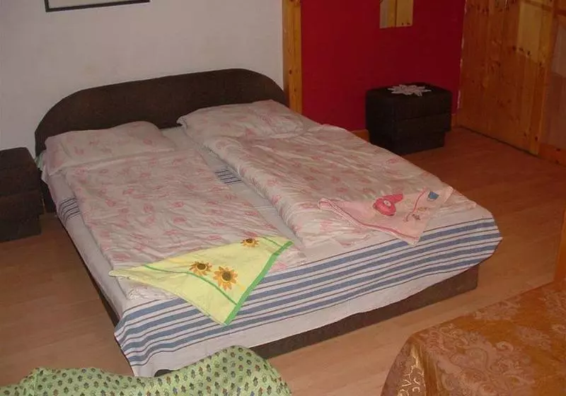 هتل Artificial Hostel