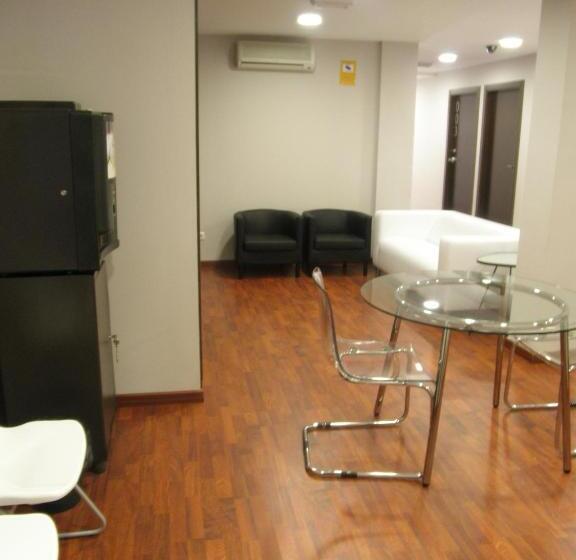 هتل Dormavalencia Hostel Regne