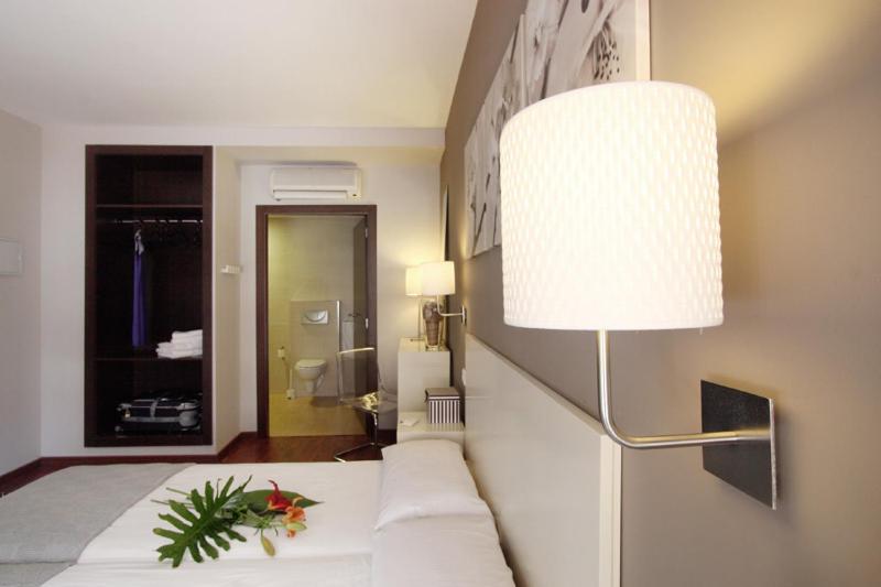 هتل Dormavalencia Hostel Regne