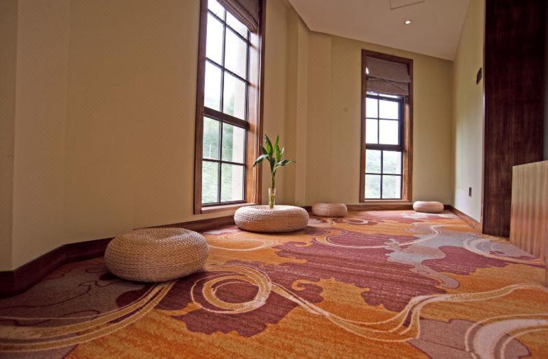 Hotel Howard Johnson Life Mountain View Chengdu