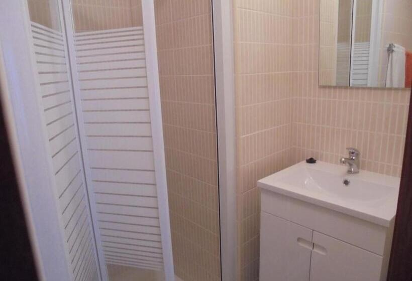 فندق Lagos City Center Guest House & Hostel