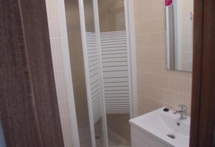 فندق Lagos City Center Guest House & Hostel