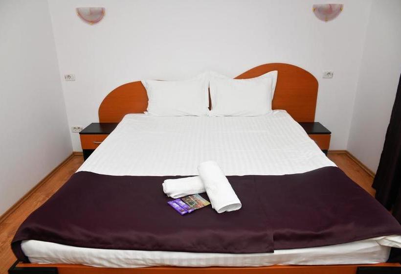 فندق Pension Delia Gardens