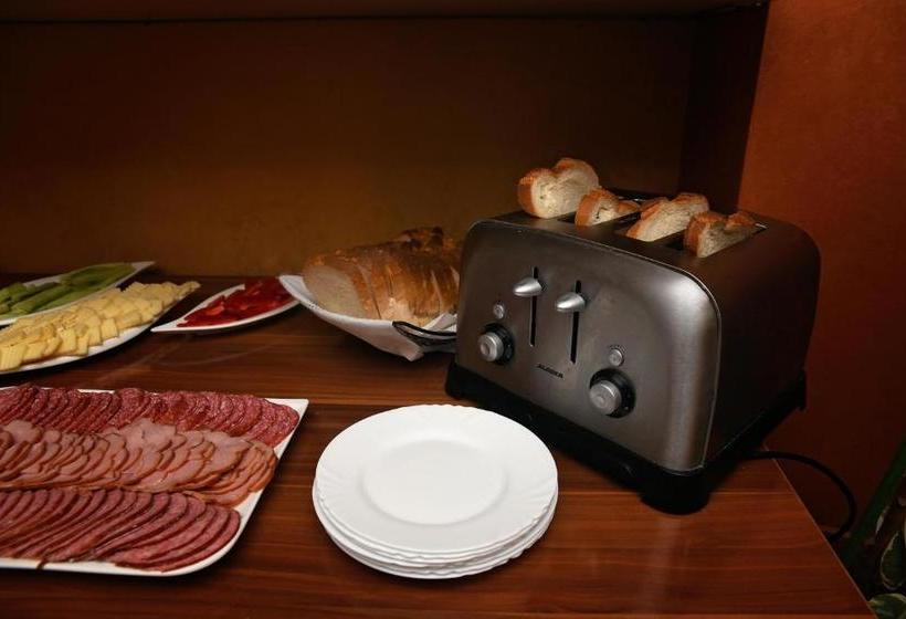 فندق Pension Delia Gardens