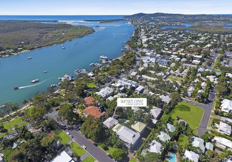 Отель Sunset Cove Noosa