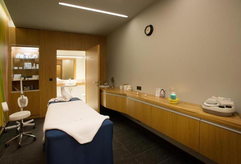 Regatta Hotel Restauracja Spa