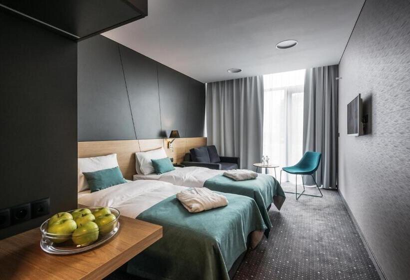 Regatta Hotel Restauracja Spa