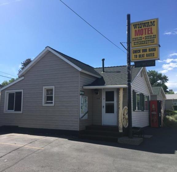 Wigwam Motel