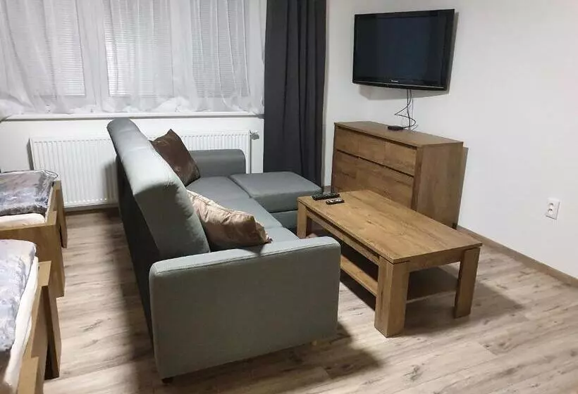 Retkeilymaja Ubytovanie Hk