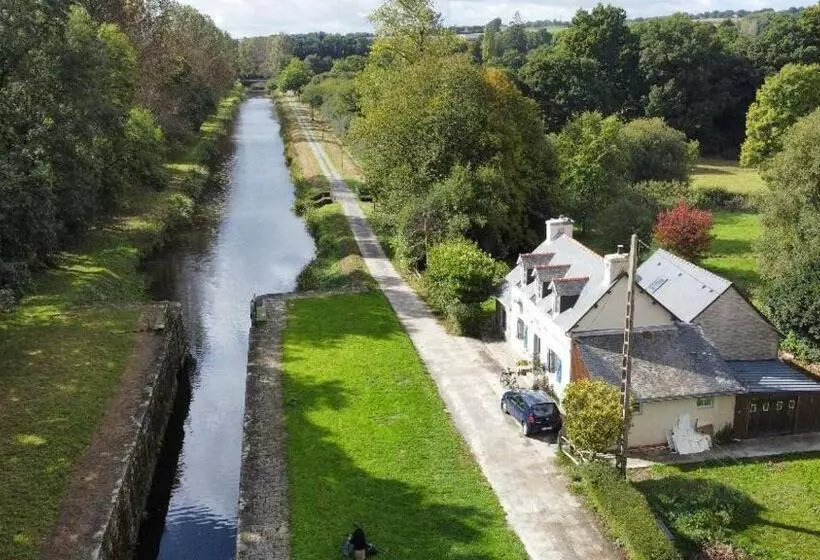 Aamiaismajoitus (B&B) Ecluse De L Ile