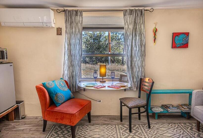 مبيت وإفطار Pet Friendly Piñon Heaven