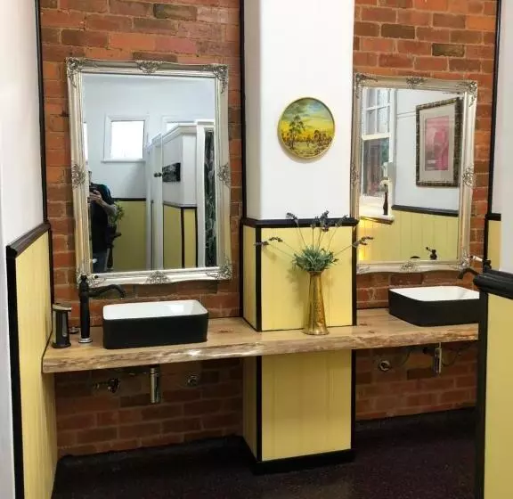 Commercial Hotel Kaniva