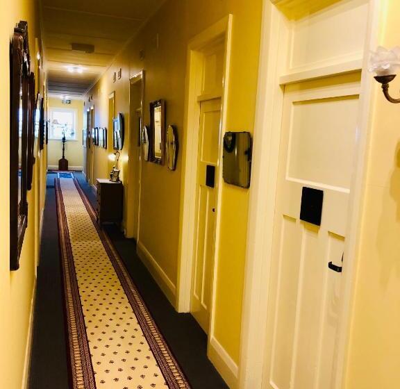 Commercial Hotel Kaniva