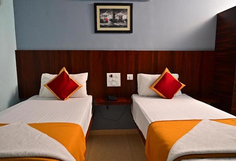 Отель Amulyam Residency