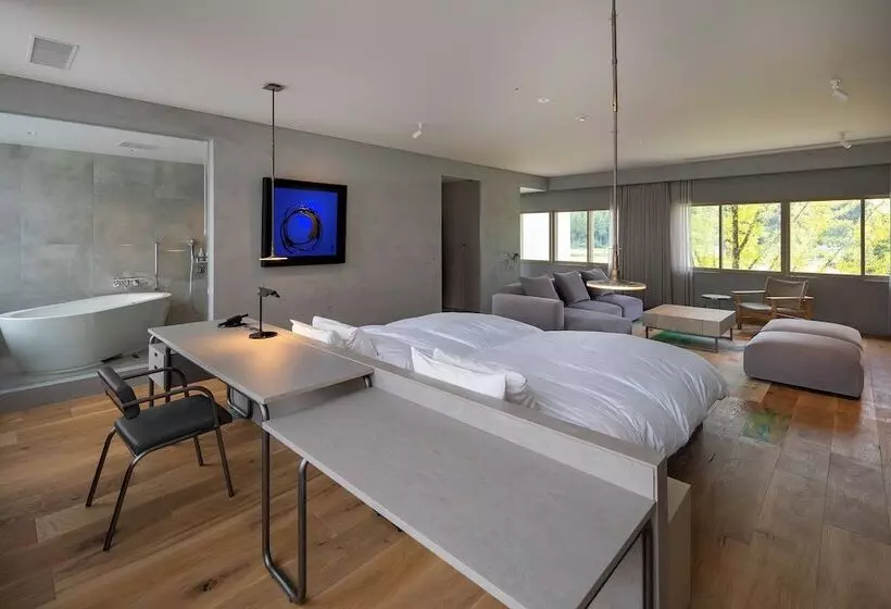 ホテル Auberge Eaufeu