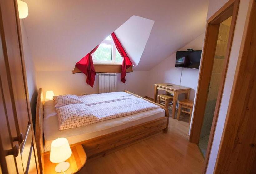 ホテル Domačija Malnarjevi