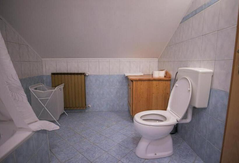 ホテル Domačija Malnarjevi