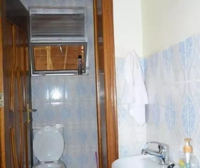 هتل Elders Hospitality And Comforts