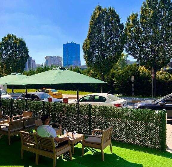 Hotel Güneşli̇ Ai̇rport Sui̇te