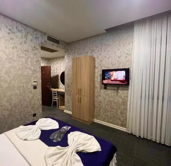 هتل Güneşli̇ Ai̇rport Sui̇te