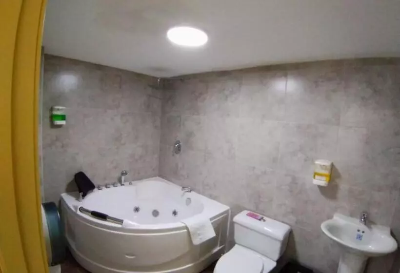 ホテル Hostal Verona