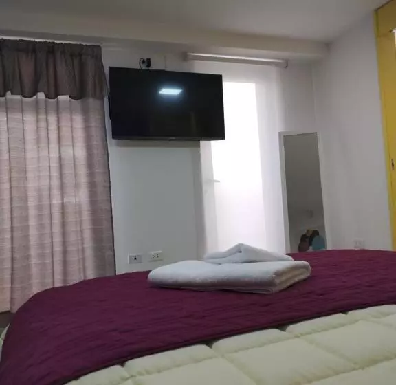 ホテル Hostal Verona