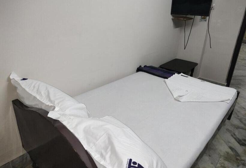 Отель Karthikeya Residency