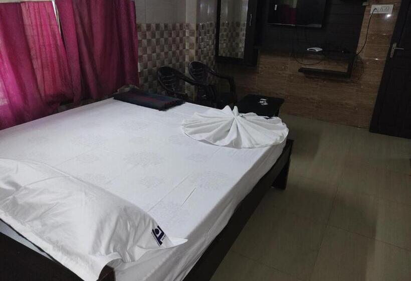 Отель Karthikeya Residency