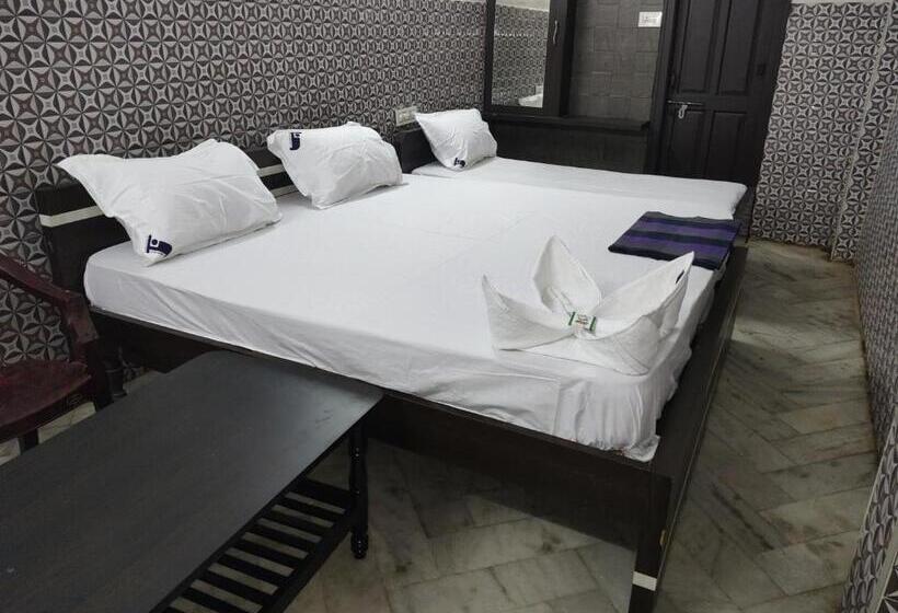 Отель Karthikeya Residency