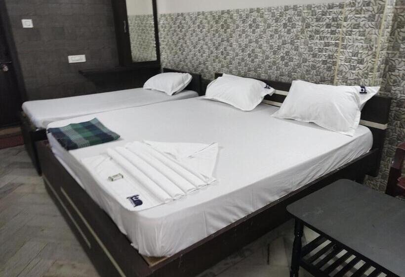 Отель Karthikeya Residency