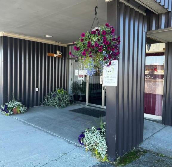 هتل The Kenai Inn