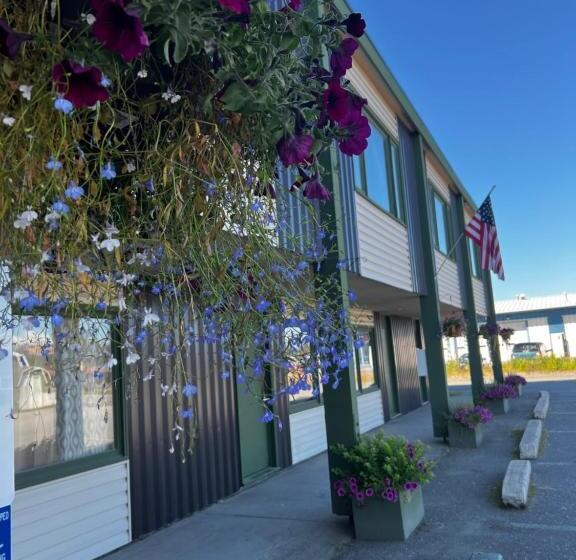 هتل The Kenai Inn