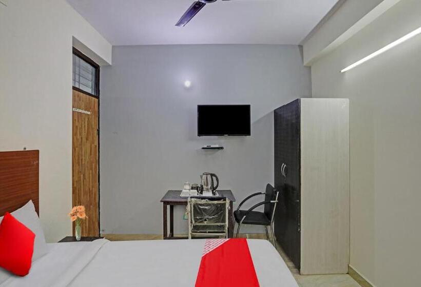 호텔 The Royale Stay