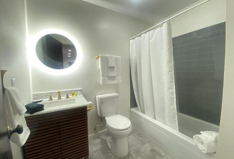 Отель The True The Archive Lofts