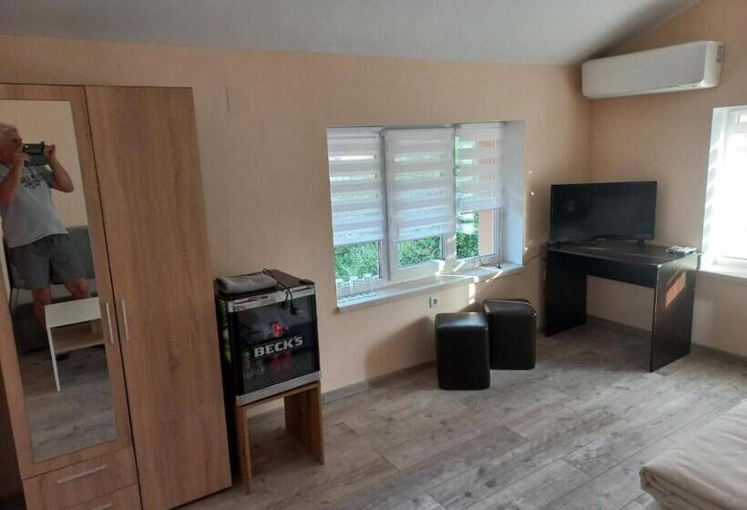 פנסיון стаи за гости Toda