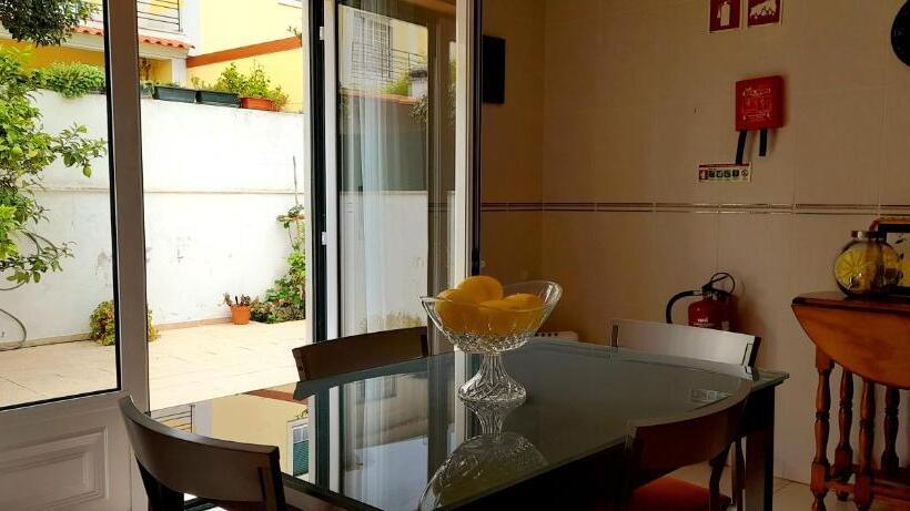 פנסיון Casa Dos Limões