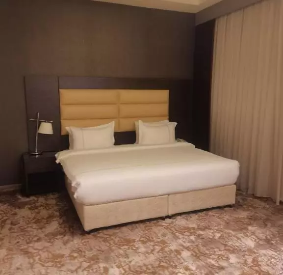 فندق دان البلاتيني