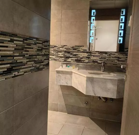 فندق دان البلاتيني