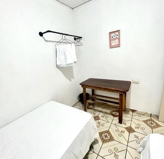 هاستل Hostal Villa Marta