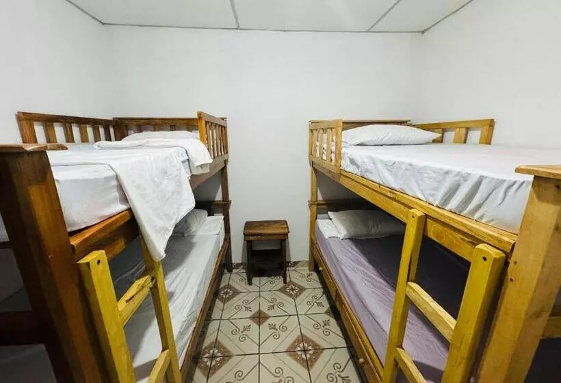 هاستل Hostal Villa Marta