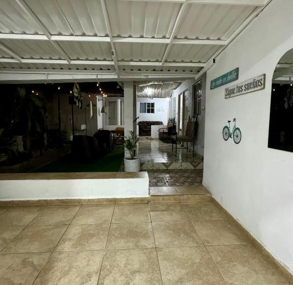 هاستل Hostal Villa Marta