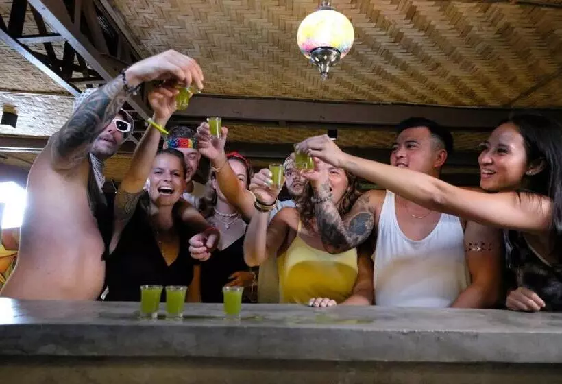 Retkeilymaja Mad Monkey Siquijor