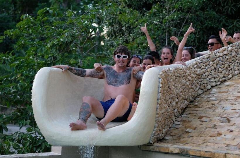 Szálló Mad Monkey Siquijor