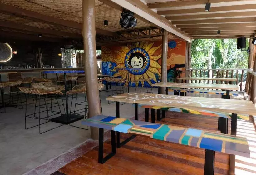 Retkeilymaja Mad Monkey Siquijor